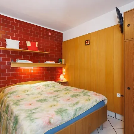 Apartment Pika Krk Town